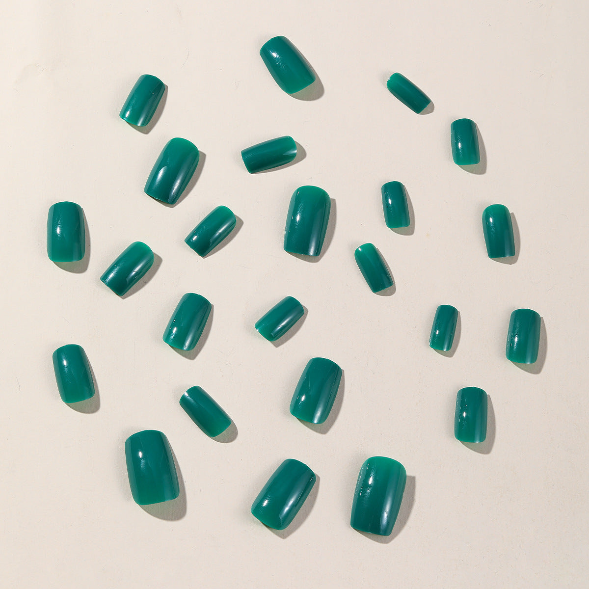 Glänzende Nagelkunst Verlängerungen Brehn
