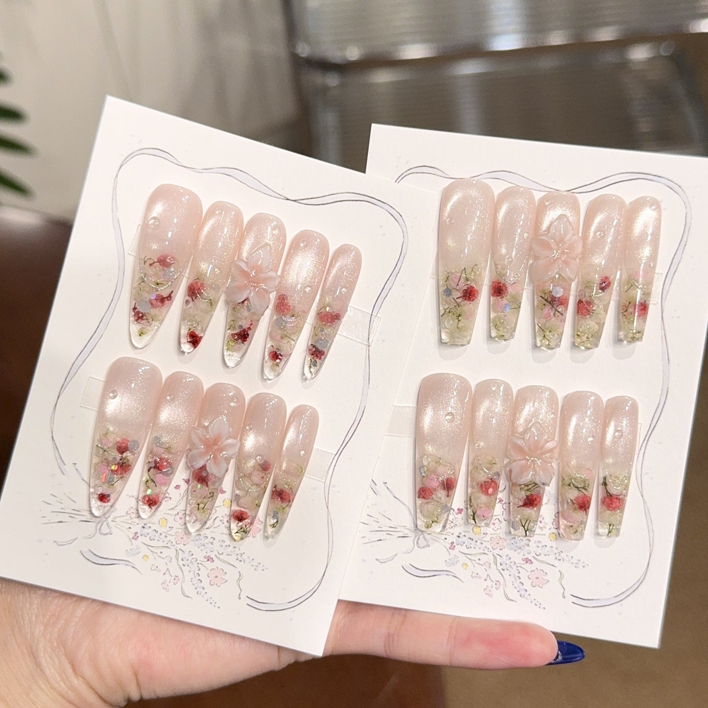 Künstliche Nagelspitzen mit Floralen Details Brehn