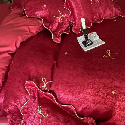 Luxuriöses Satin-Bettwäsche-Set mit Schleifenstickerei und Paspelierung Brehn