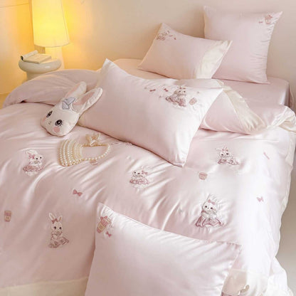 Kinder-Bettwäschegarnitur mit bestickten Hasenapplikationen und Satin-Besatz
