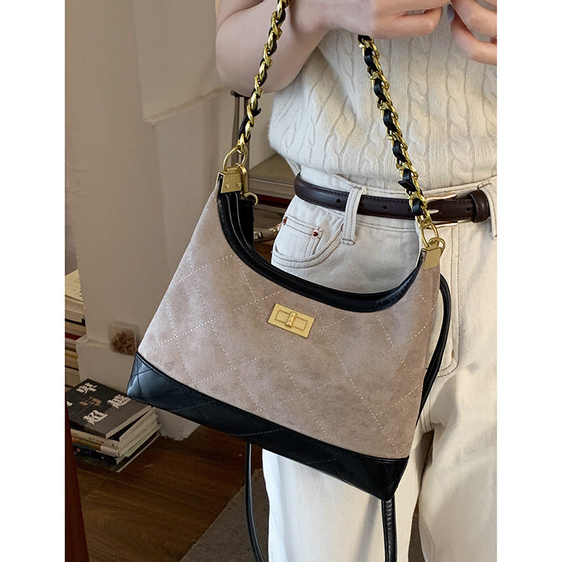 Gepolsterte Wildleder Hobo Handtasche Brehn