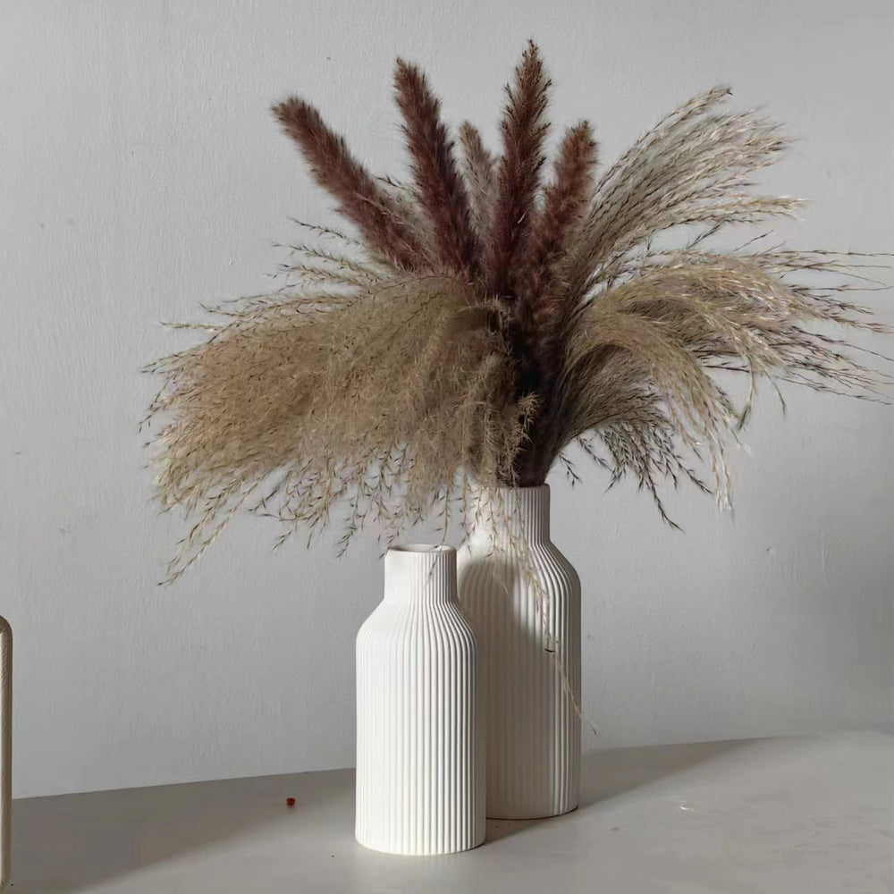 Chic gerippte Keramikvase