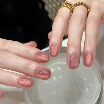 Kunstvolle Nagelverzierung Brehn