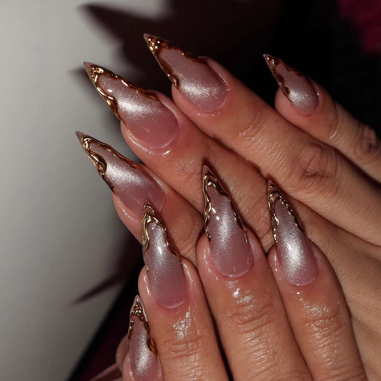Kunstnägel mit Polka-Dots Brehn