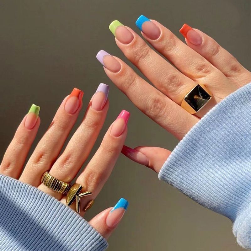 Stylisches Press-On-Nagelset mit schimmerndem Finish Brehn