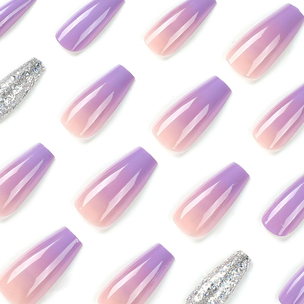 Kunstvolle Nagelverlängerungen mit Glitzer-Design Brehn
