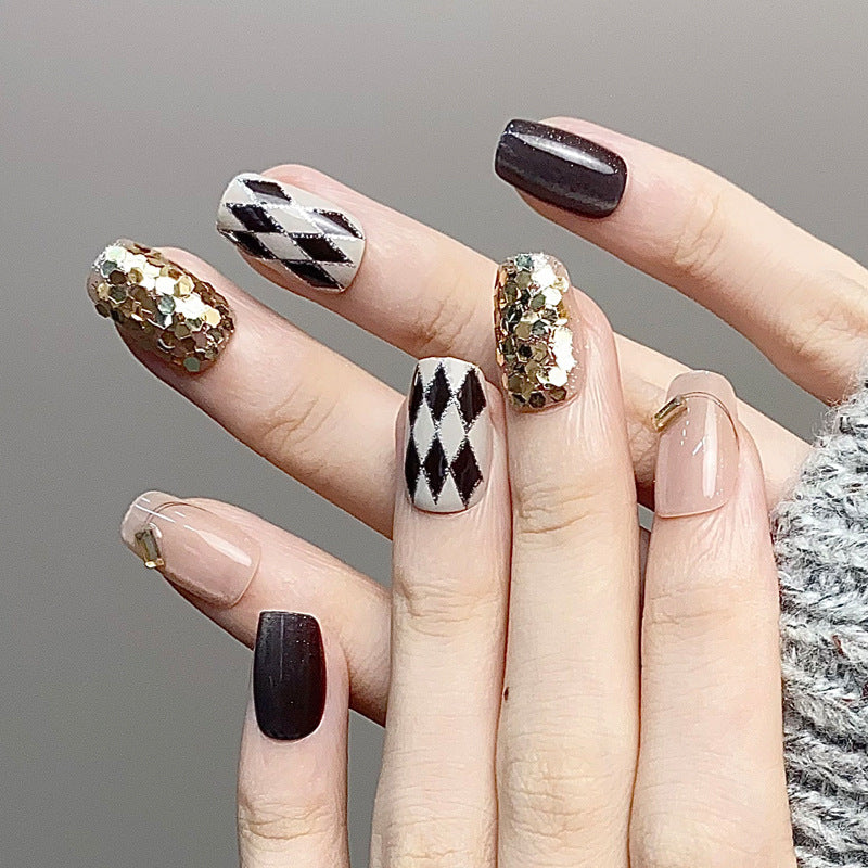Stylische Press-On-Nageltips mit Leopardendesign Brehn