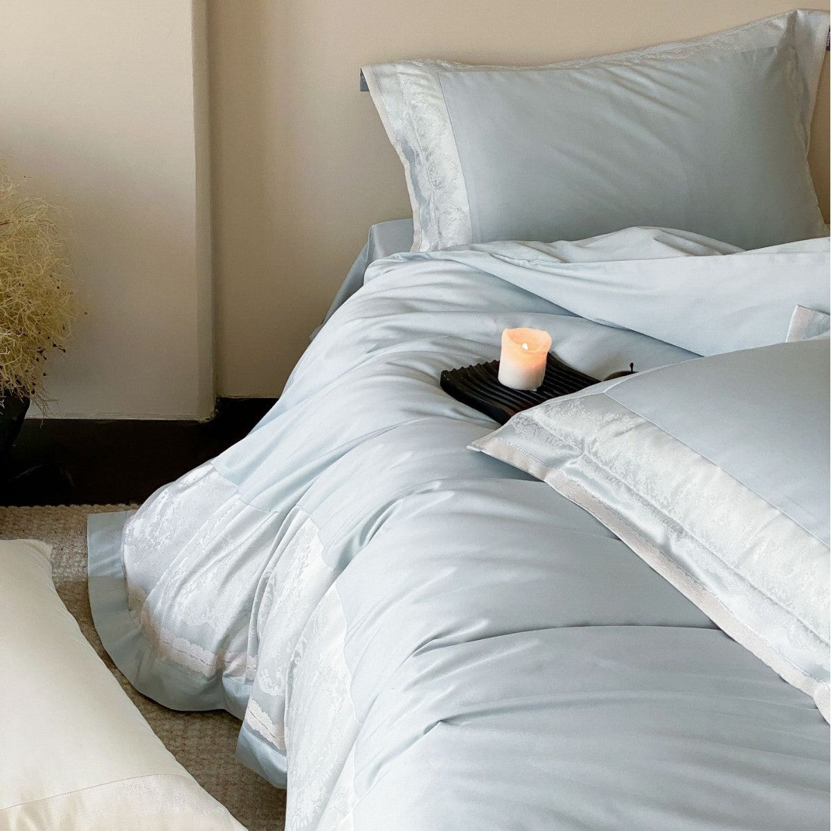 Luxuriöses Satin-Bettwäsche-Set mit Kissenbezügen und Wendebezug