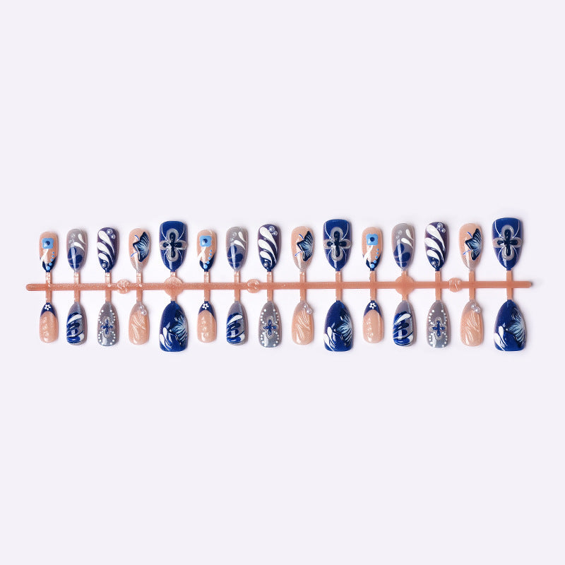 Künstlerisches florales Press-On-Nagelkunst-Set mit Perlenakzenten Brehn