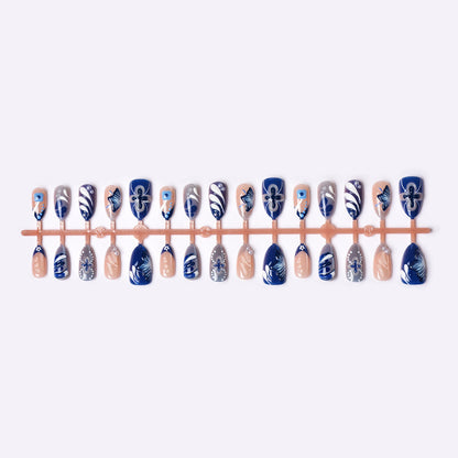 Künstlerisches florales Press-On-Nagelkunst-Set mit Perlenakzenten Brehn