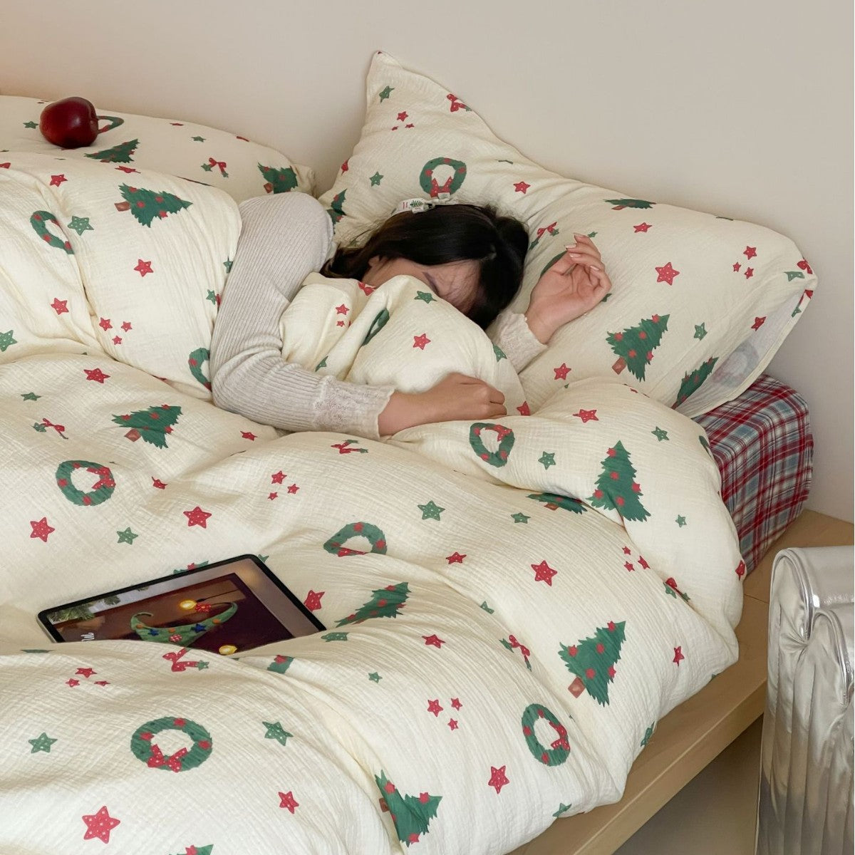 Festliches Baumwoll-Bettwäsche-Set mit gecrinkter Struktur und Weihnachtsmotiv