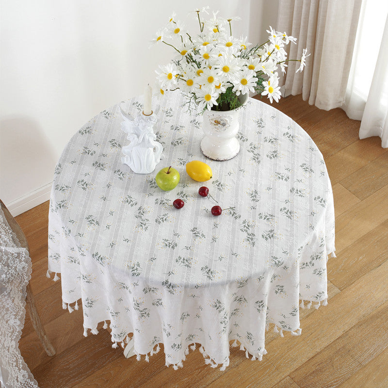 Blumenverzierte Tischdecke