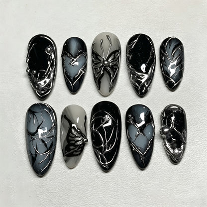 Künstlerisch von der Gotik inspirierte Press-On Nagel Set Brehn