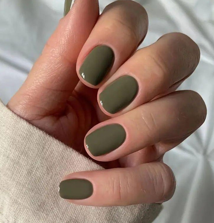 Glänzende Pediküre Nagelkunst Brehn