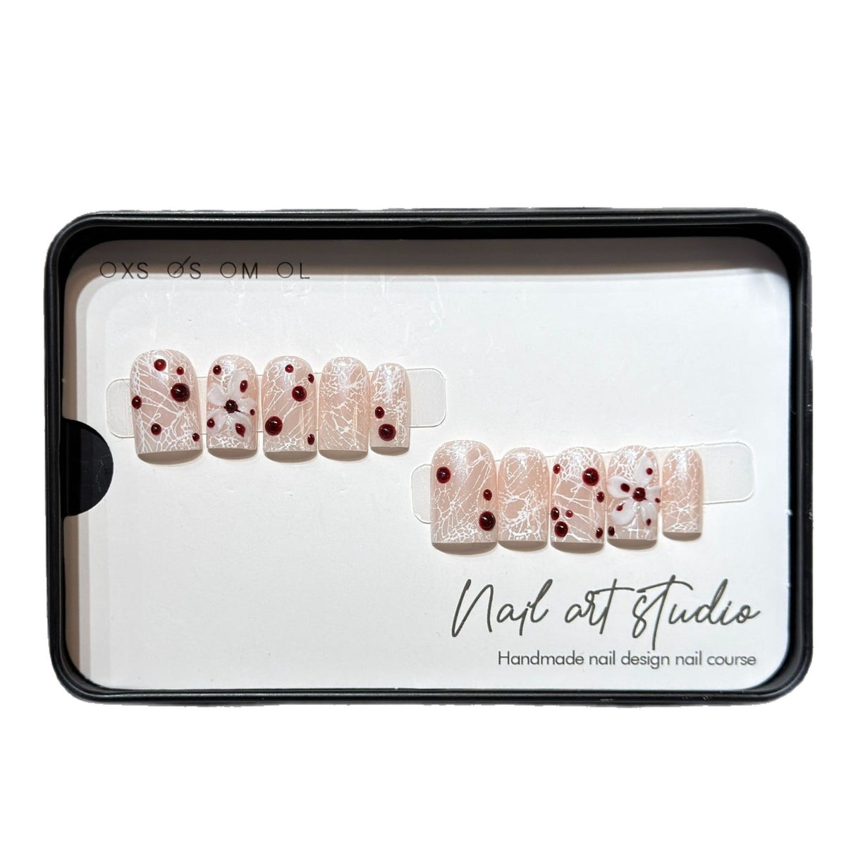 Künstlerisches Press-On Nagelkunst-Set mit einzigartigem Design Brehn