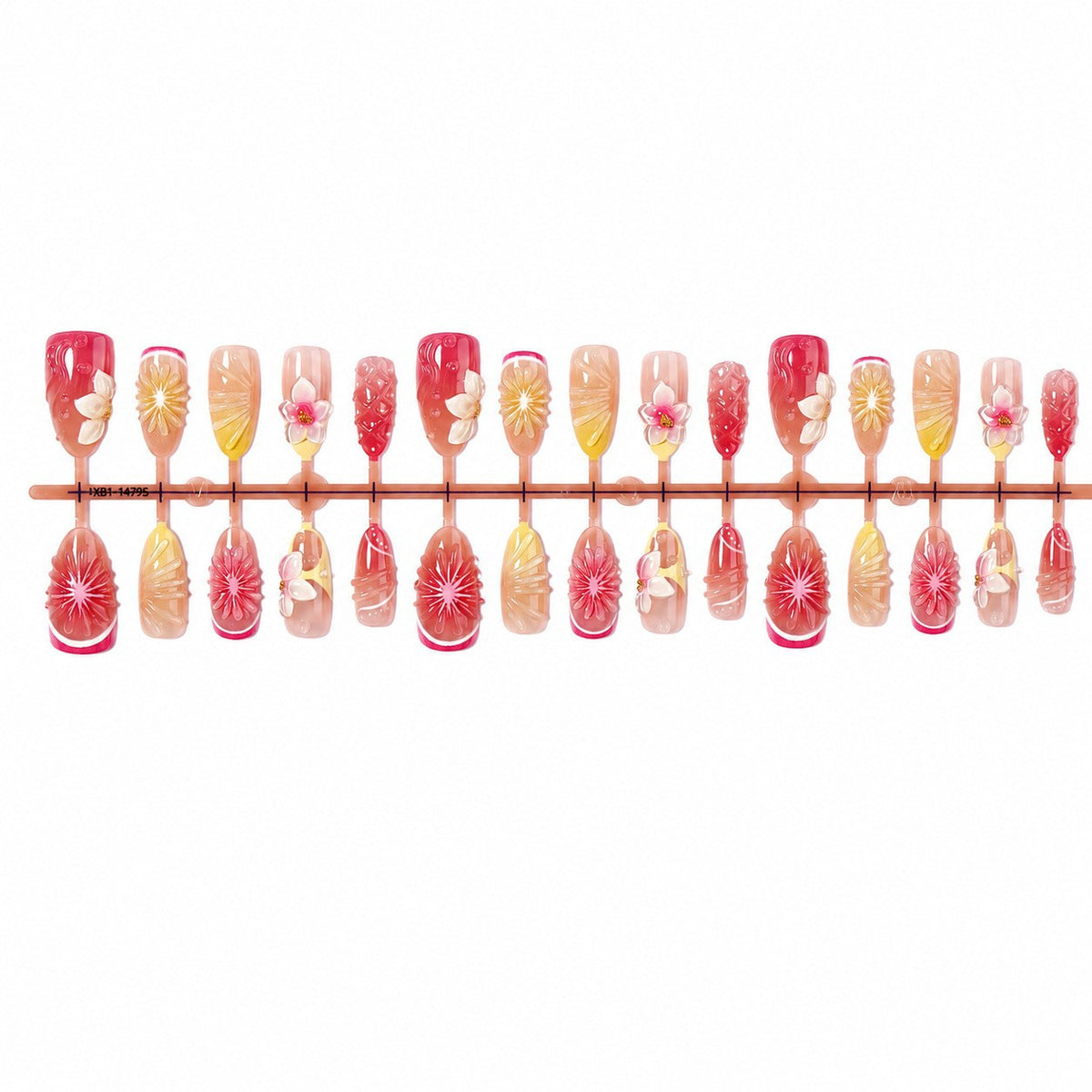 Kunstnagelset mit eleganten floralen Details und Glitzereffekten Brehn