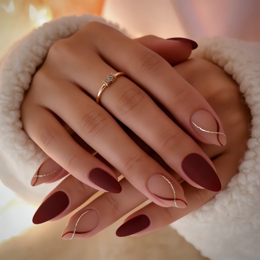 Premium Kunstnägel mit Kreativem Mattem Finish und Eleganten Verzierungen Brehn