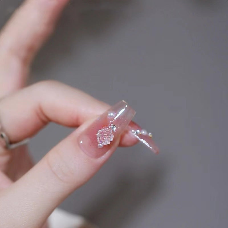 Dekoratives Press-On-Nagelset mit Strass-Akzenten Brehn