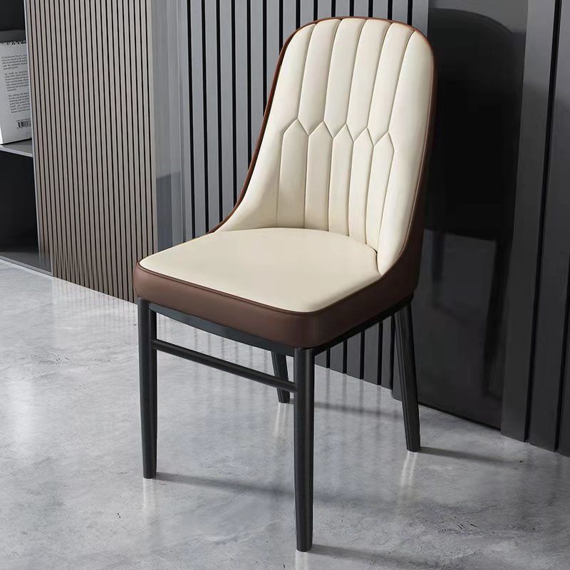 Designstuhl mit ergonomischer Polsterung Brehn