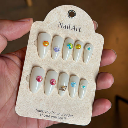 Künstlerisches Press-On Nagelkunst Set Brehn