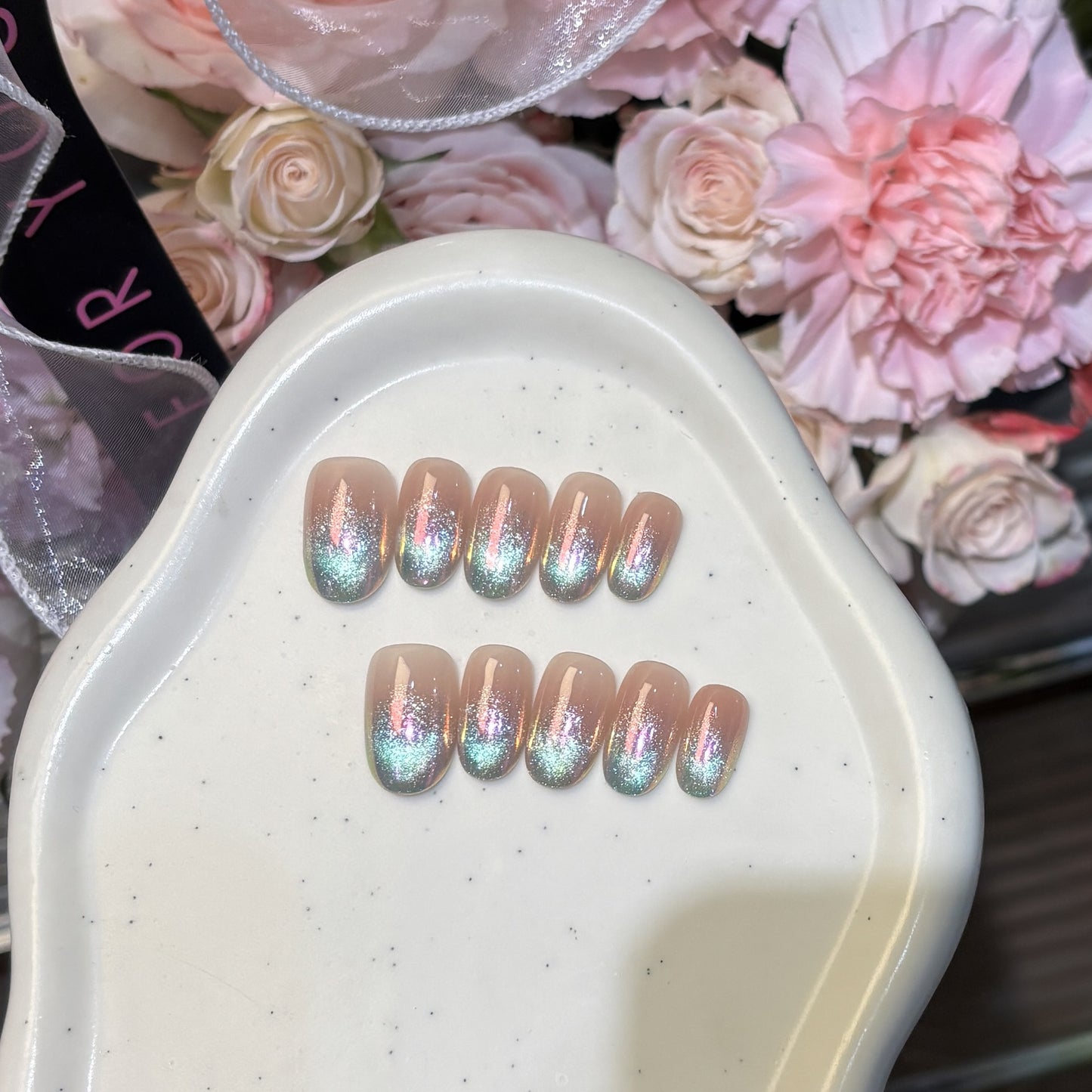 Künstliche Nagelspitzen mit Schimmerndem Ombre-Effekt Brehn