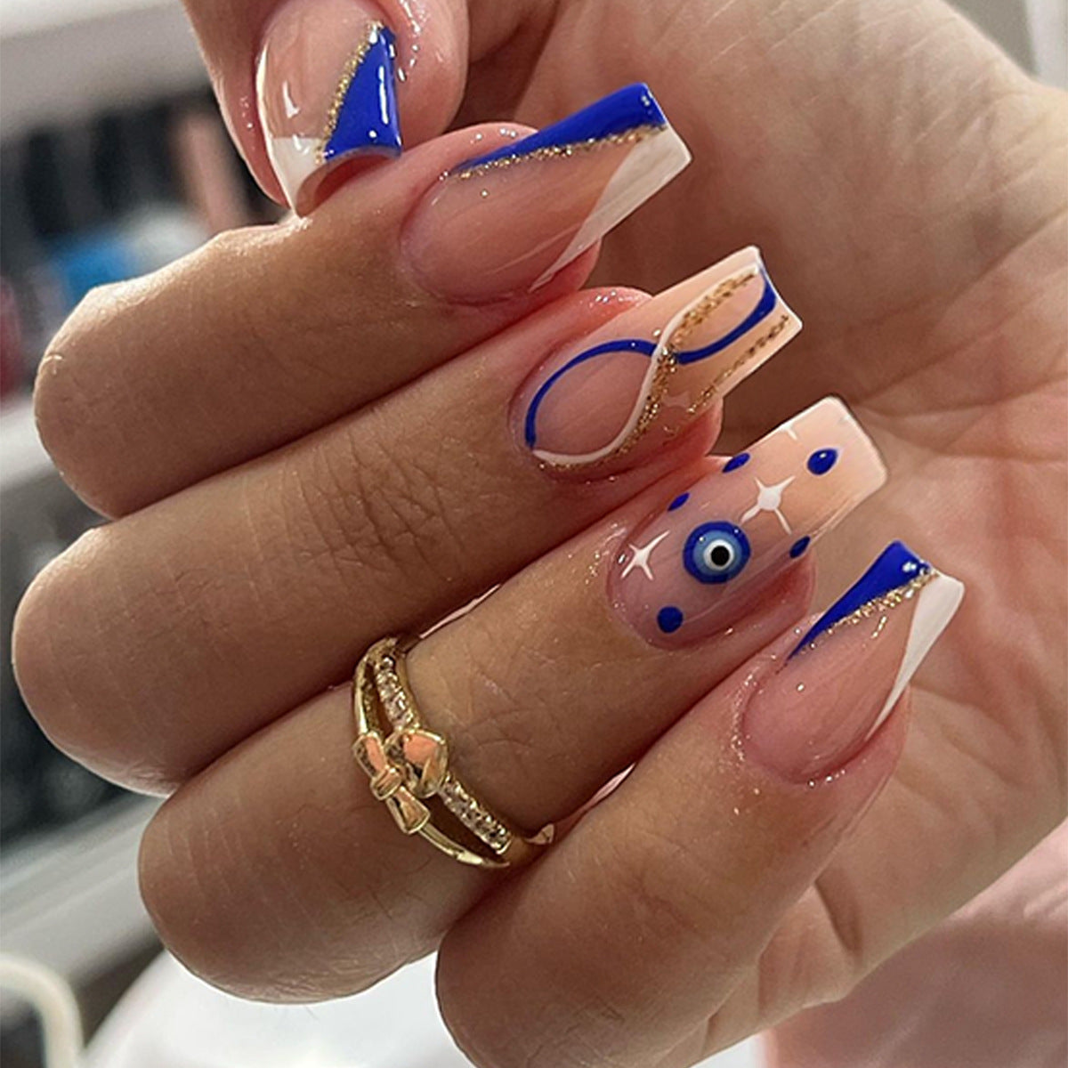 Künstlerische Press-On Nagelkollektion Brehn