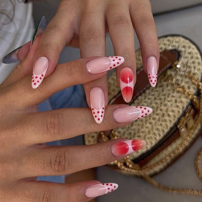 Dekorative Nagelkunst