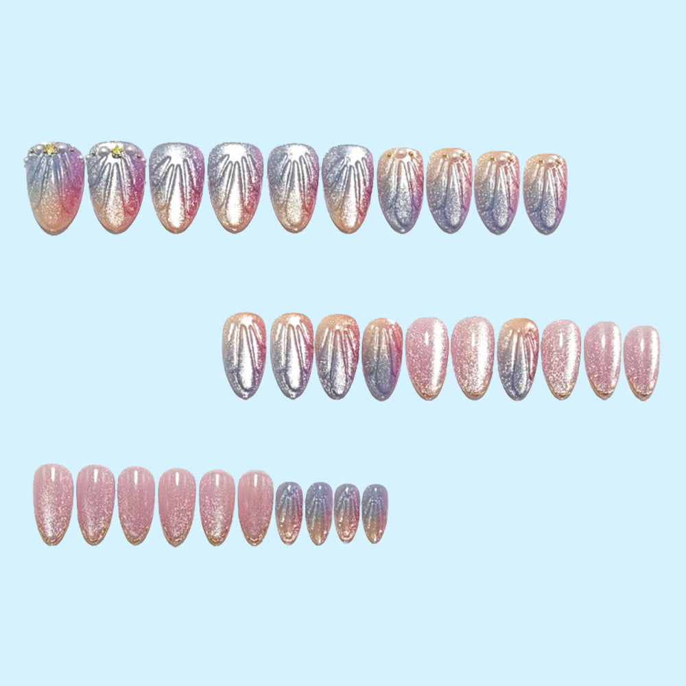 Kunstnägel Im Eleganten Ombre-Design mit Glitzerverzierungen Brehn