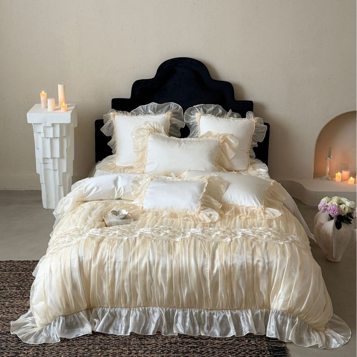 Luxuriöses Satin-Bettwäsche-Set mit volants und Spitzenbesatz