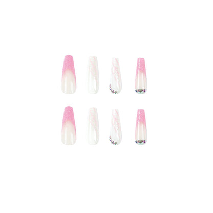 Kunstvolle Stiletto-Nägel mit Glitzer- und Schneeflockendesign Brehn