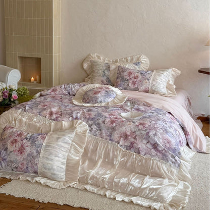 Romantisches Satin-Bettwäsche-Set mit floralem Muster, Volant und Rundkissen
