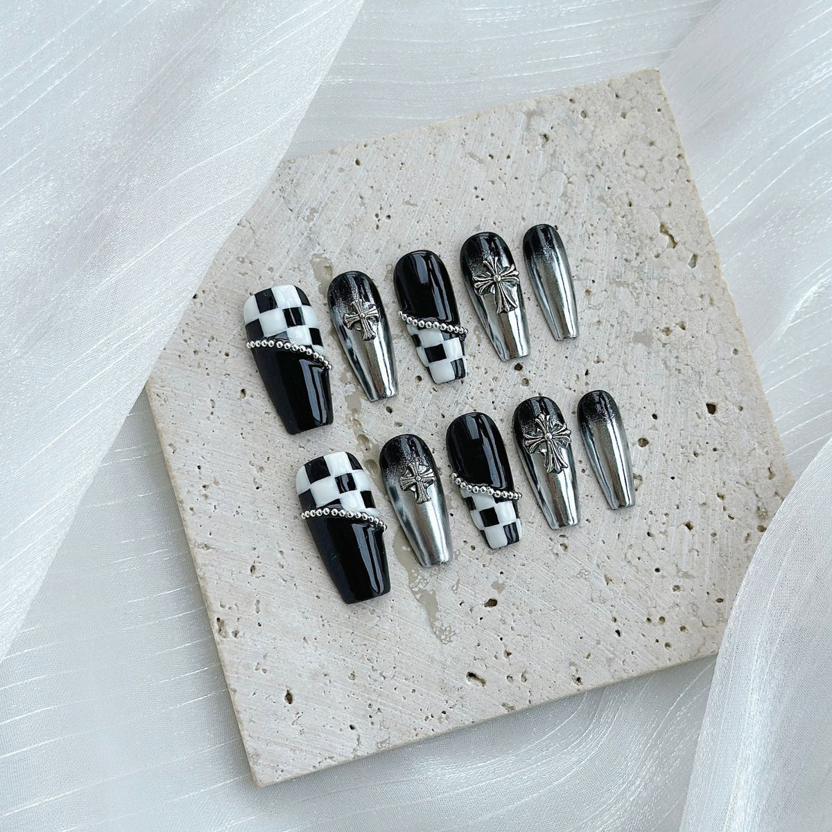 Künstlerisches Satin Press-On Nagel Set