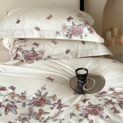 Luxuriöse Baumwollsatin-Bettwäschegarnitur mit floraler Stickerei und Schmetterlingsmotiv