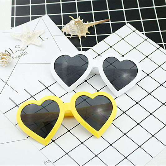 Damen Herzförmige Sonnenbrille im modernen Design Brehn