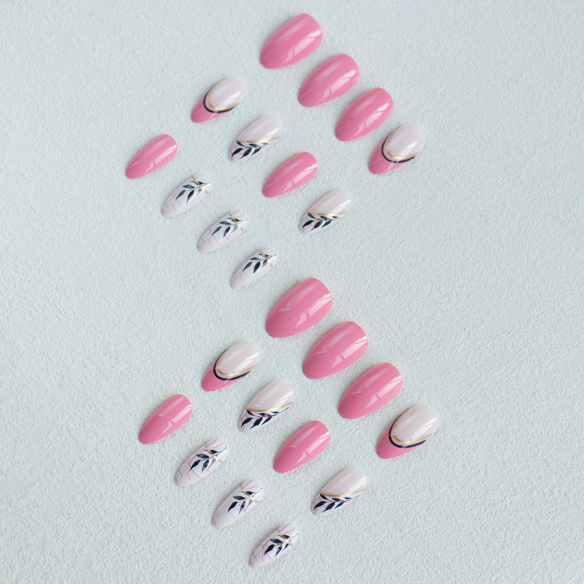 Elegantes Blumenkunst-Nagelset