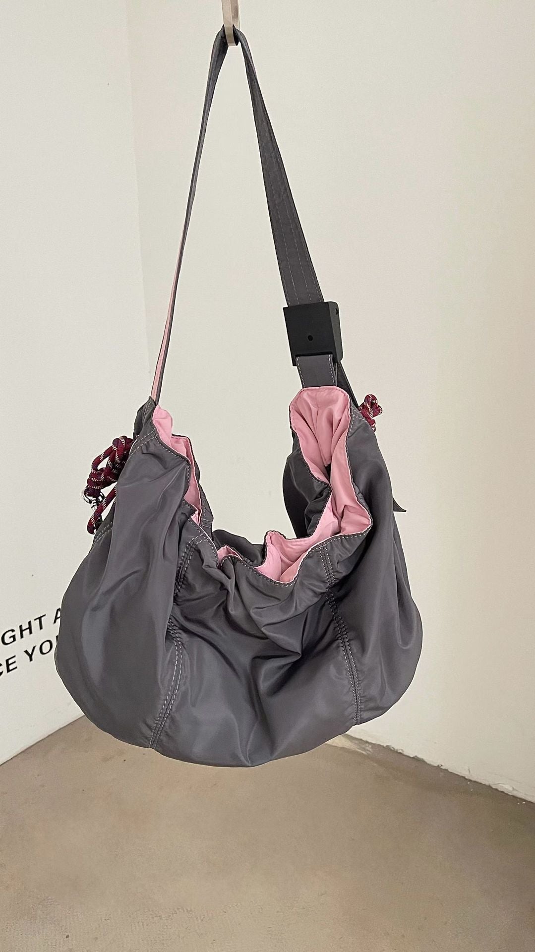 Funktionale Kordelzug-Schultertasche