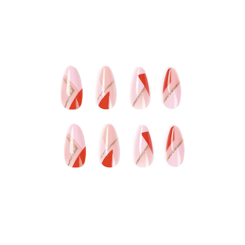 Kunstvolle Nagelkunst mit geometrischen Akzenten und Metallic-Details Brehn