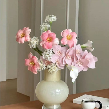 Schöner floraler Hochzeitsstrauß für besondere Feierlichkeiten