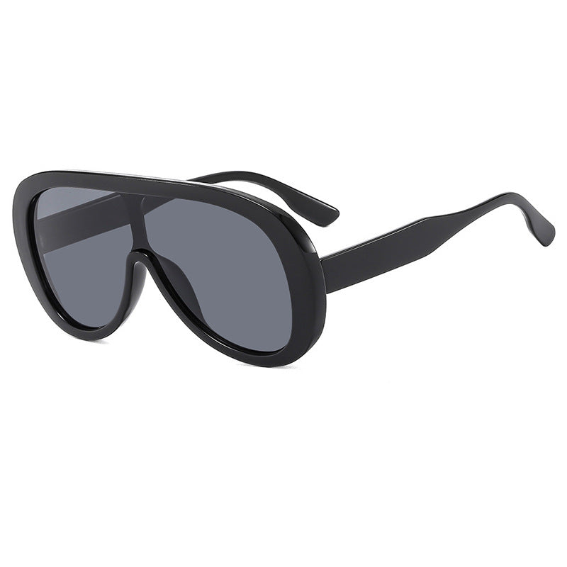 Damen futuristische Sportsonnenbrille mit breiter Sichtscheibe und UV-Schutz Brehn