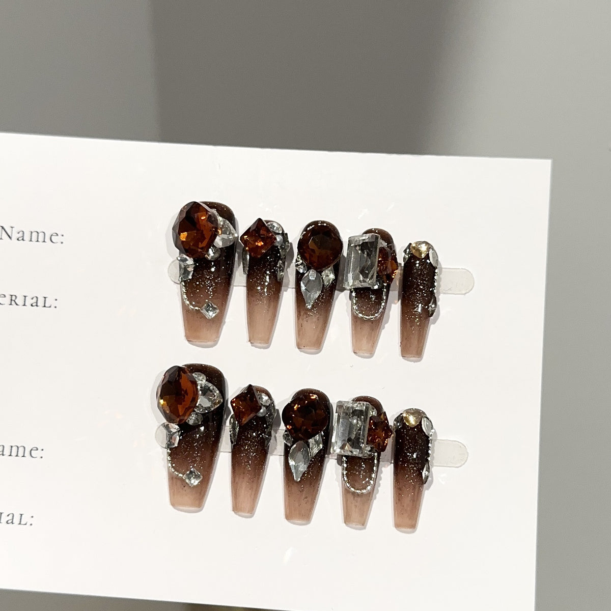 Dekoratives Press-On Nagelkunst Set