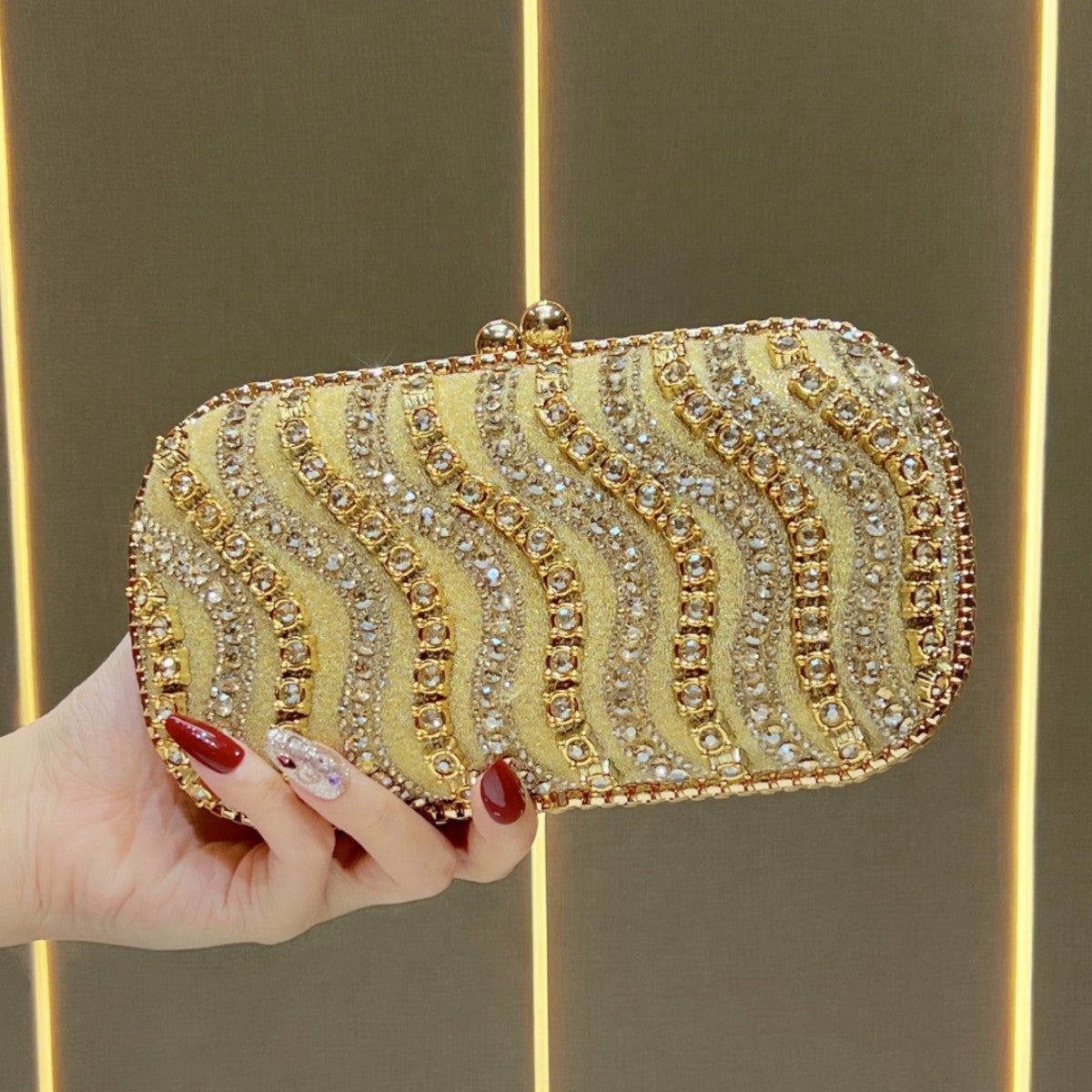 Luxuriöse bestickte Abendclutch