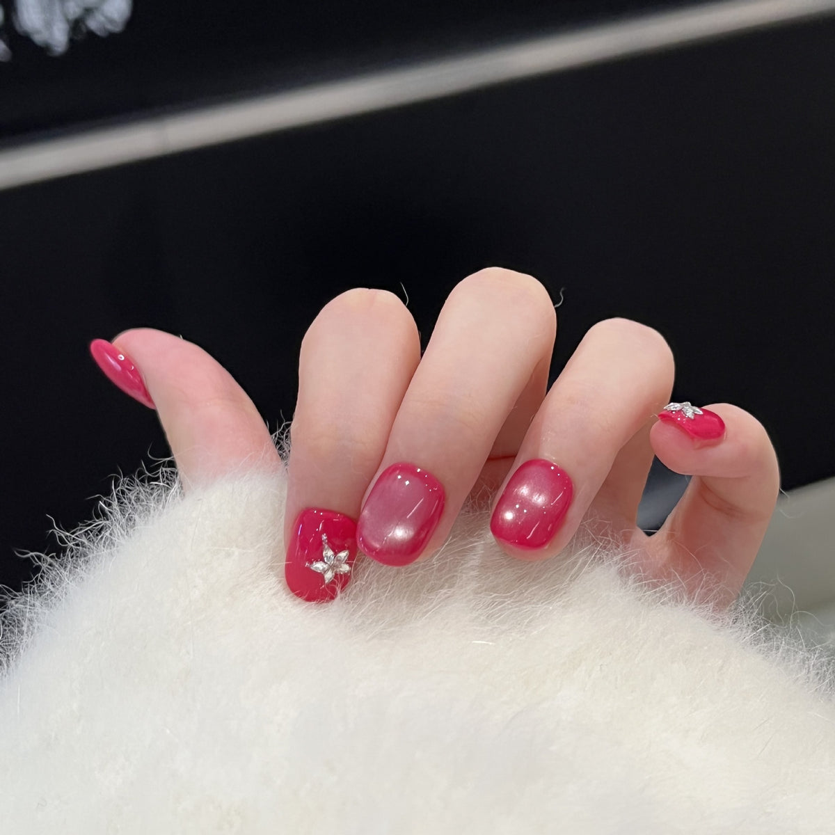 Glamorous Star-Accent Nail Tips Brehn