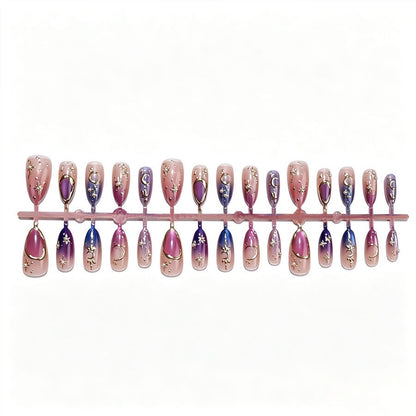 Kunstnagelset mit glamourösen Sternenmotiven Brehn