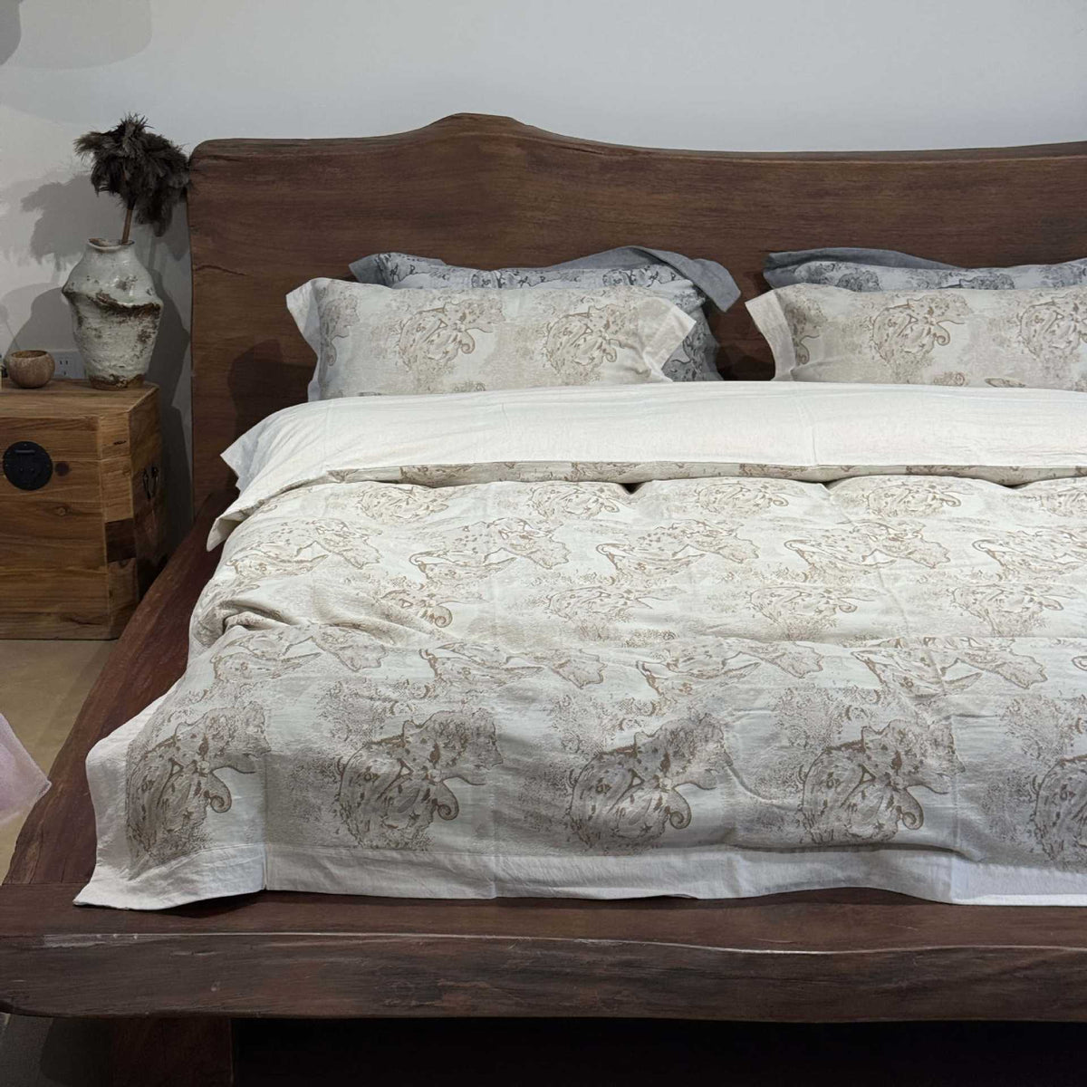 Premium-Feinleinen Bettbezug-Garnitur mit Vintage-Paisley und Bettrock