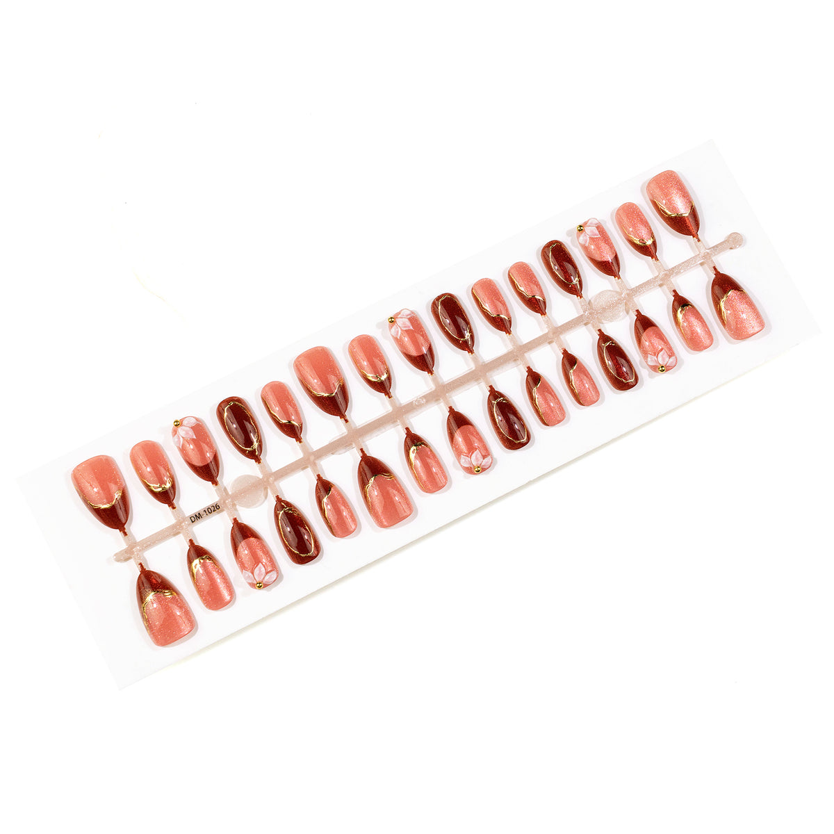 Elegantes Künstlerisches Press-On Nail Set mit Goldakzenten Brehn