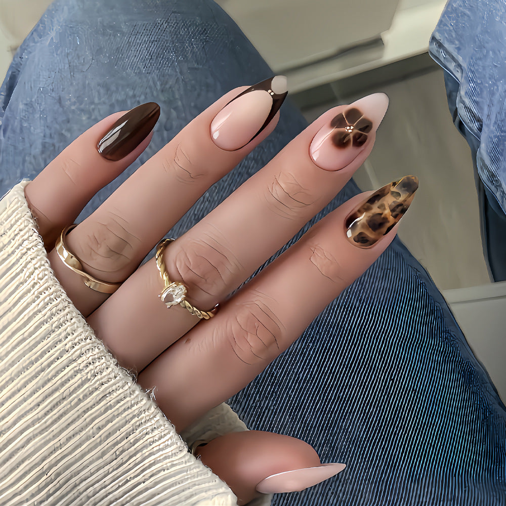 Elegantes Stiletto Press-On Nagelkunst Set Brehn