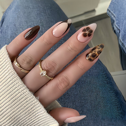 Elegantes Stiletto Press-On Nagelkunst Set Brehn