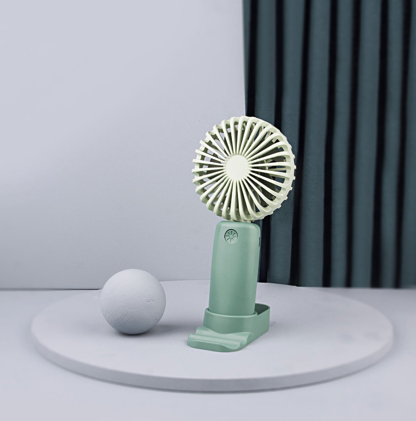 Wiederaufladbarer Mini Tischventilator Brehn