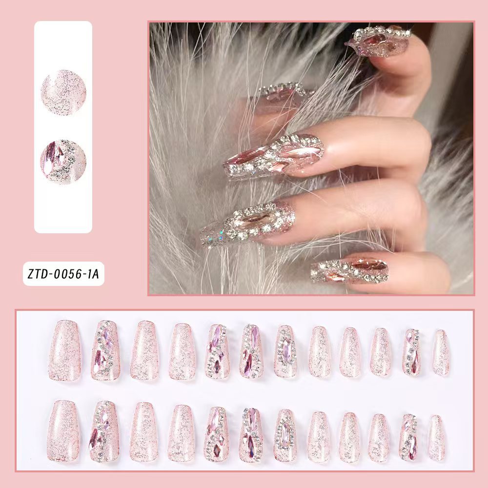 Glamouröse mit Strass verzierte Press-On-Nagelspitzen Brehn