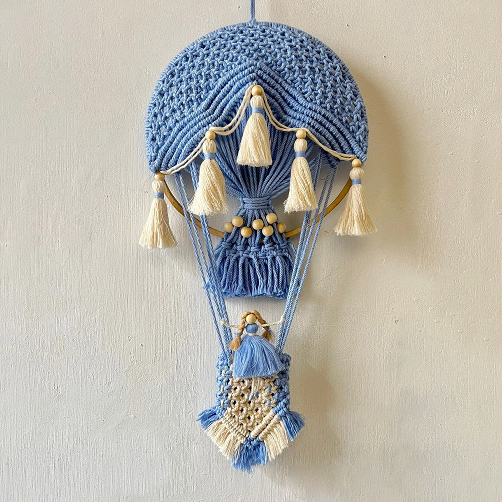 Makramee-Dekoration im Heißluftballon-Design